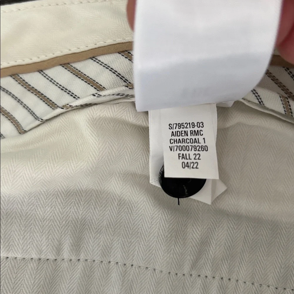 NWT Banana Republic Aiden Slim Fit Rapid Movement Chinos in Charcoal 33 x 34